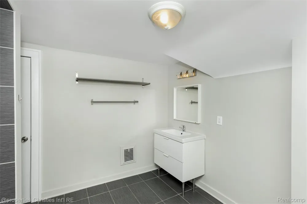 316 Spencer Street Ferndale City, MI 48220