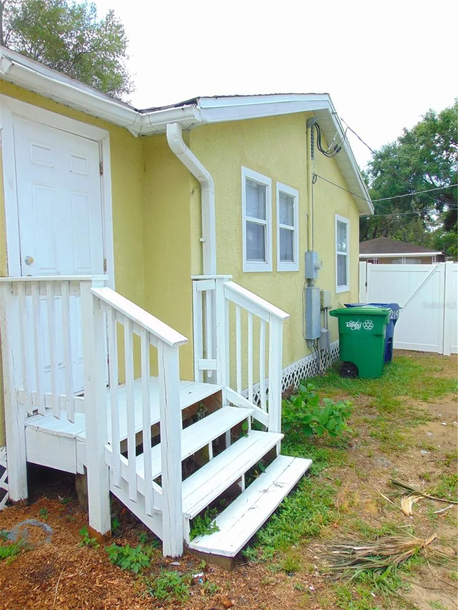4214 E PALIFOX STREET Tampa, FL 33610