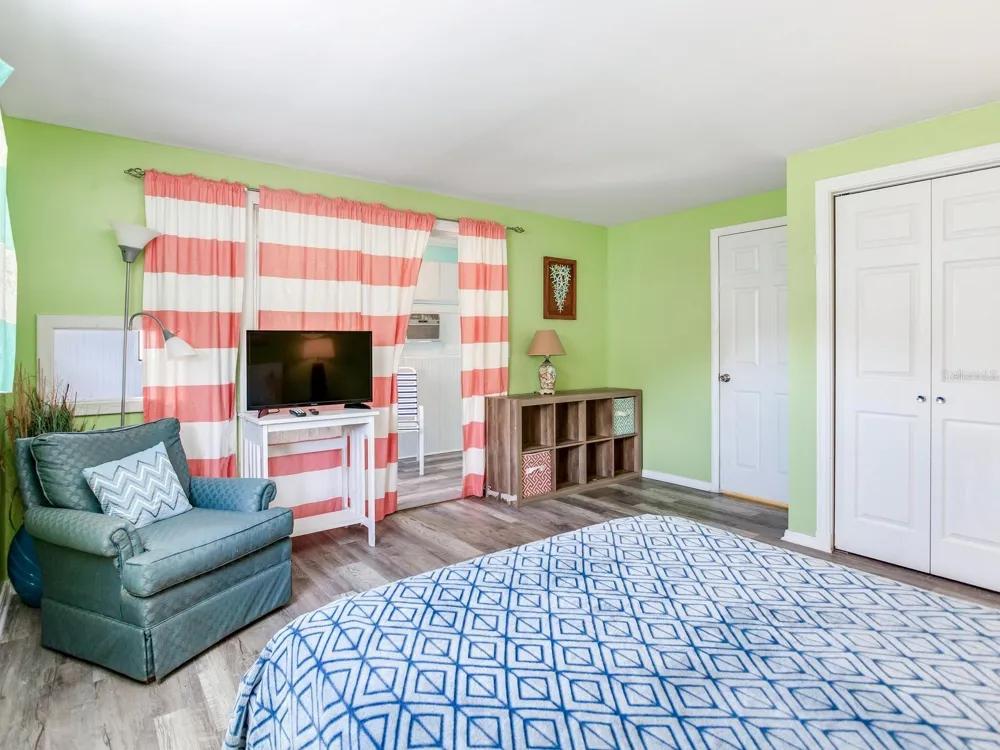 120 93RD AVENUE Treasure Island, FL 33706
