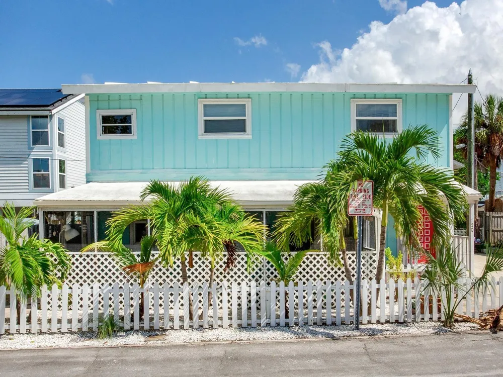 120 93RD AVENUE Treasure Island, FL 33706