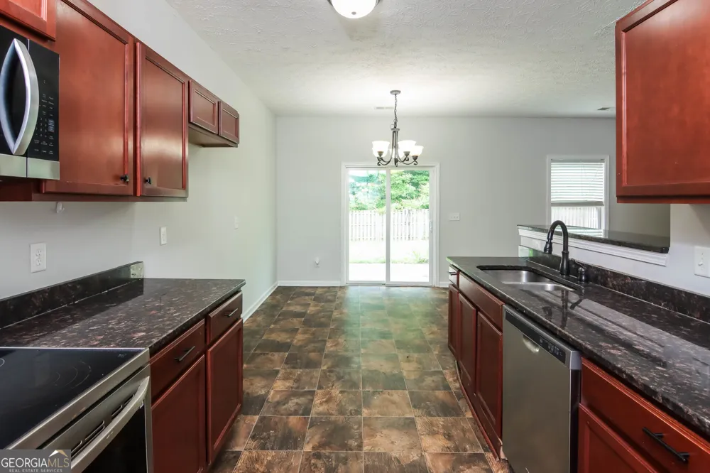 20 Forest Ridge LN Phenix City, AL 36869
