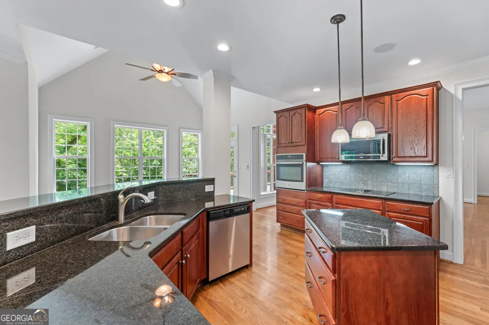 6020 Cochran Mill RD Chattahoochee Hills, GA 30268