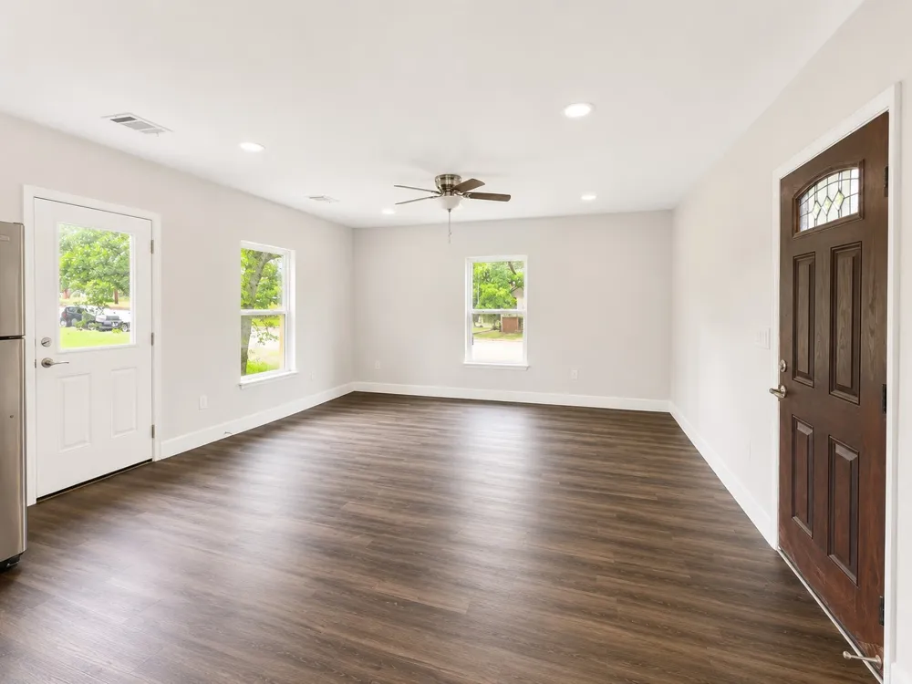 904 Austin Street E Luling, TX 78648