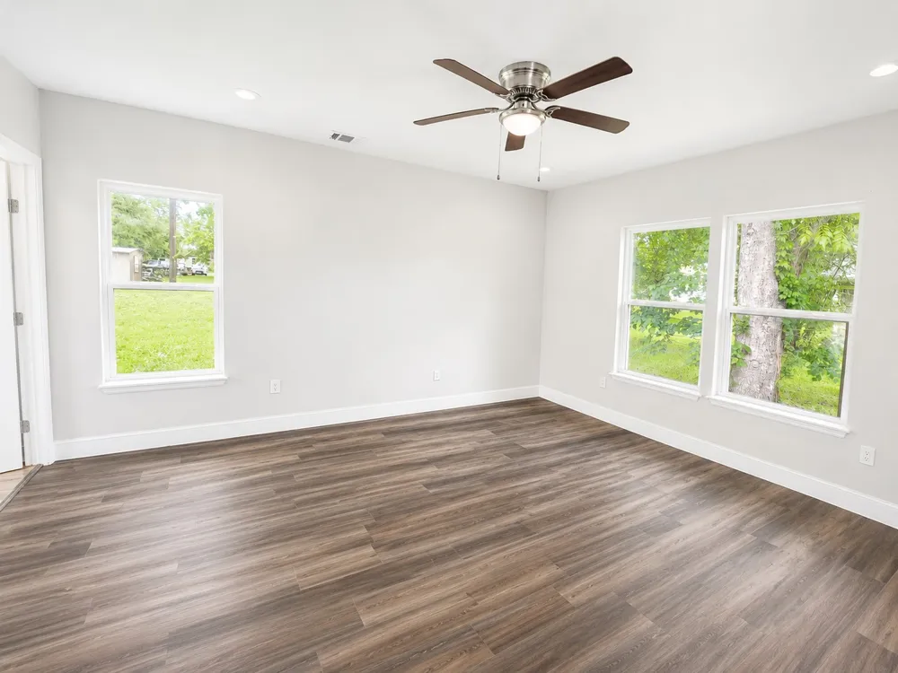 904 Austin Street E Luling, TX 78648