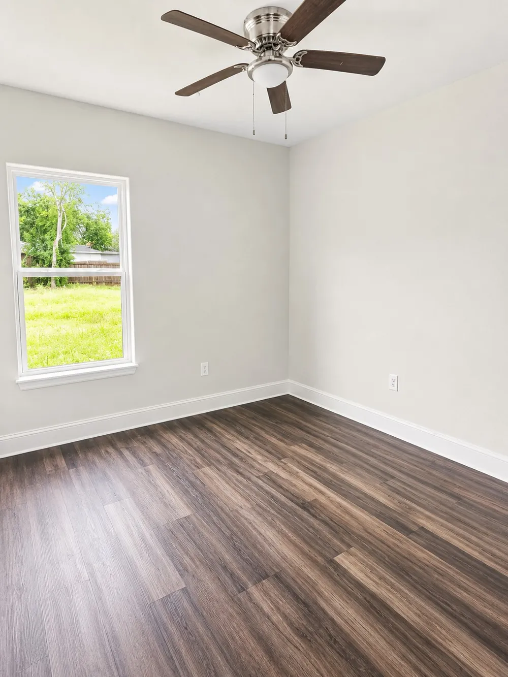 904 Austin Street E Luling, TX 78648