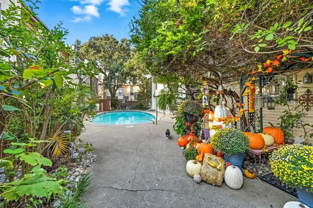 2702 Douglas Avenue #121 Dallas, TX 75219