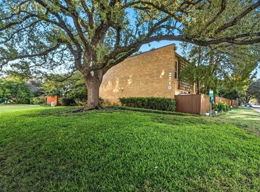 2702 Douglas Avenue #121 Dallas, TX 75219