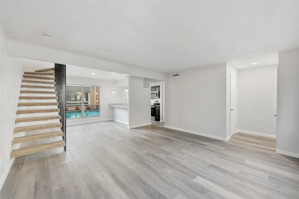 2702 Douglas Avenue #121 Dallas, TX 75219