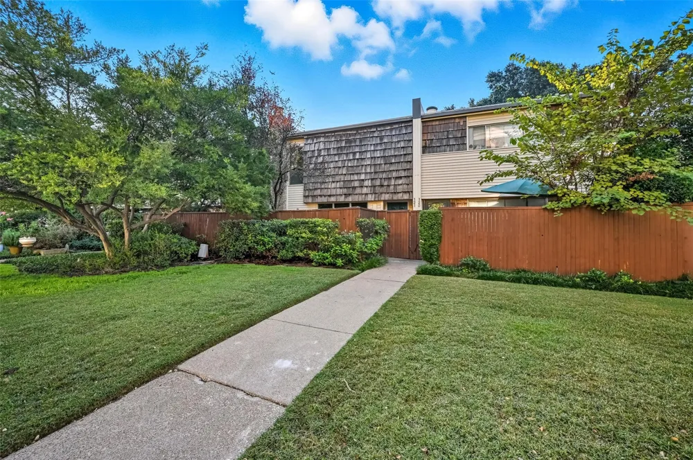 2702 Douglas Avenue #121 Dallas, TX 75219