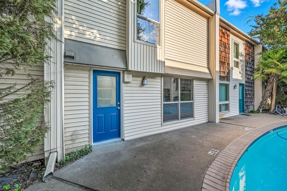 2702 Douglas Avenue #121 Dallas, TX 75219