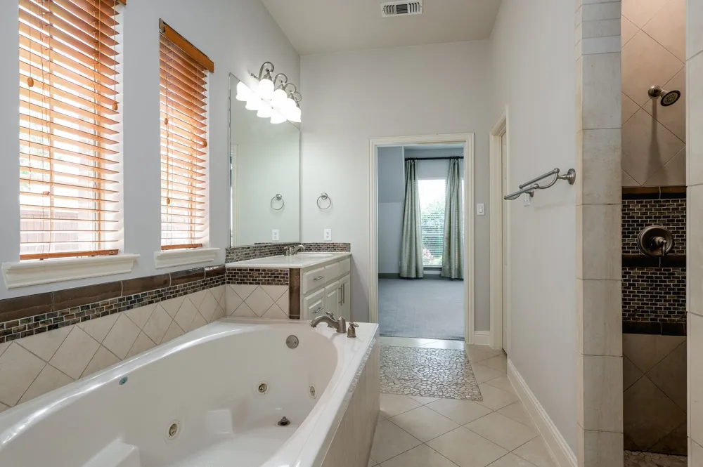 2254 Magic Mantle Drive Lewisville, TX 75056