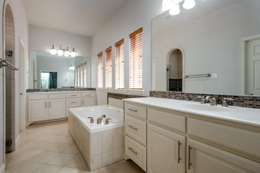 2254 Magic Mantle Drive Lewisville, TX 75056