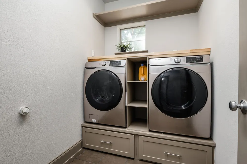 2254 Magic Mantle Drive Lewisville, TX 75056