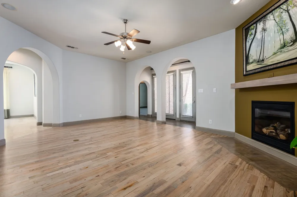 2254 Magic Mantle Drive Lewisville, TX 75056