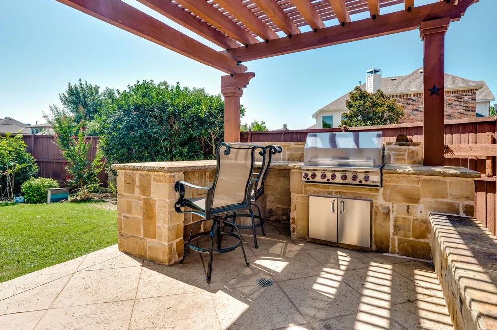 2254 Magic Mantle Drive Lewisville, TX 75056