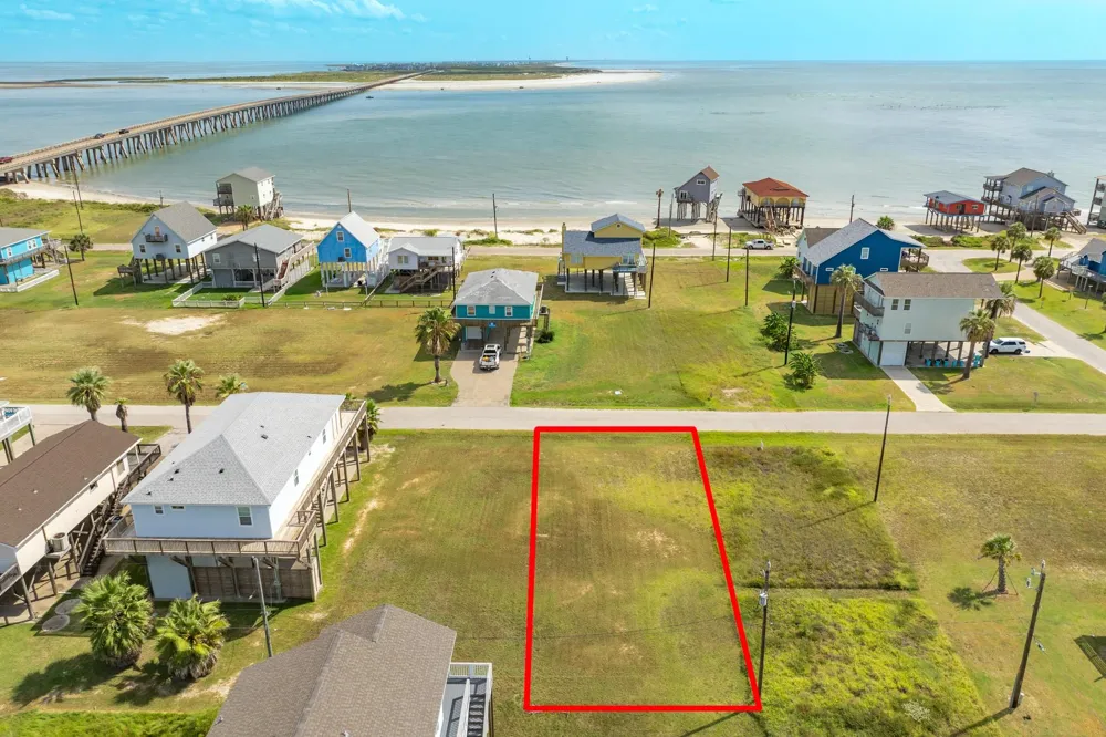 19 Jolly Roger Dr Freeport, TX 77541