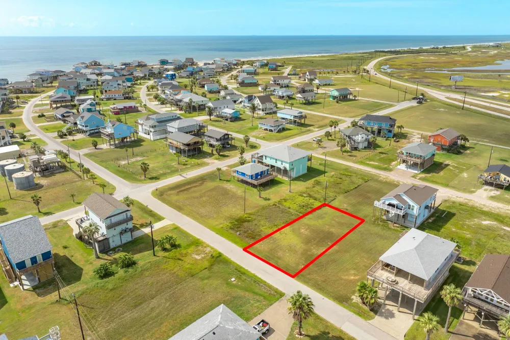 19 Jolly Roger Dr Freeport, TX 77541