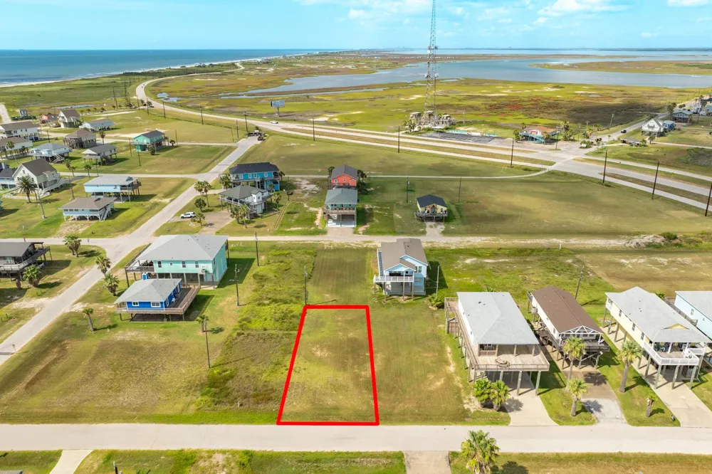 19 Jolly Roger Dr Freeport, TX 77541
