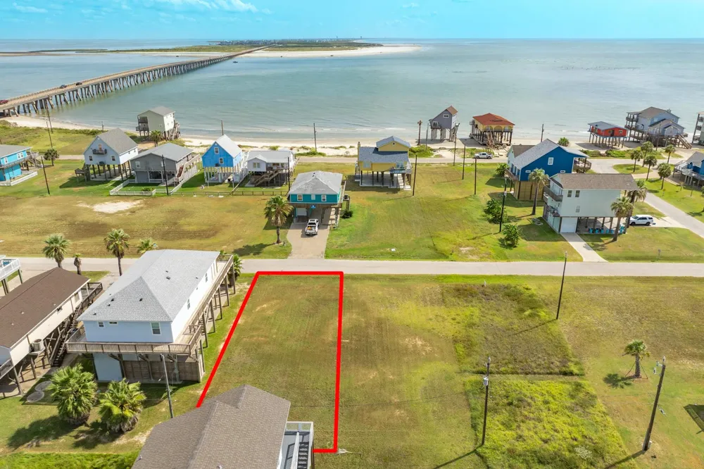 18 Jolly Roger Dr Freeport, TX 77541