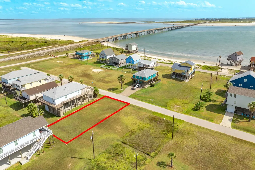 18 Jolly Roger Dr Freeport, TX 77541