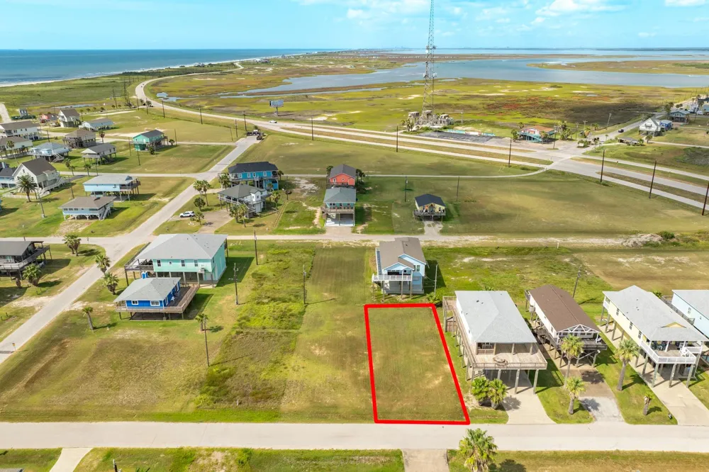 18 Jolly Roger Dr Freeport, TX 77541
