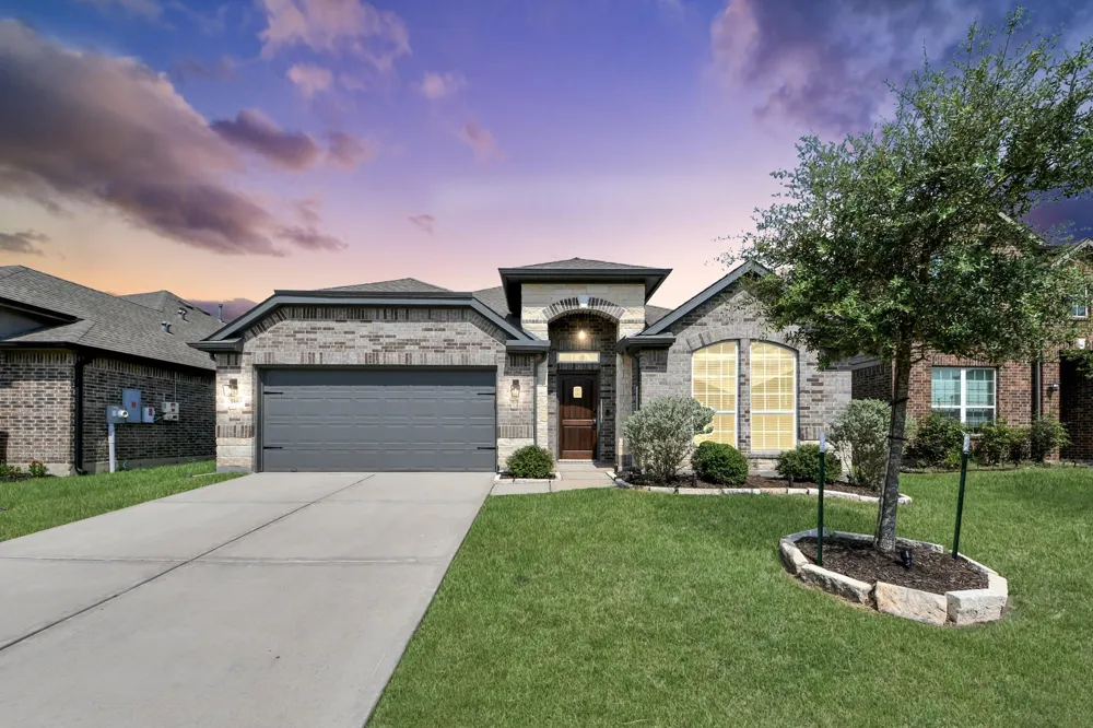 5186 Dry Hollow Drive Alvin, TX 77511