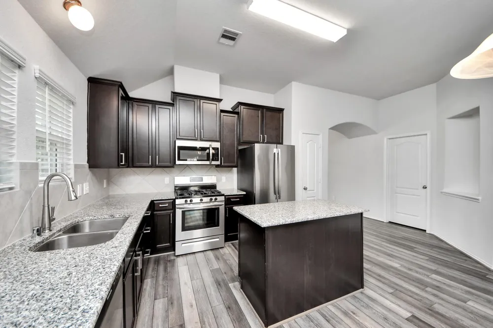 5186 Dry Hollow Drive Alvin, TX 77511
