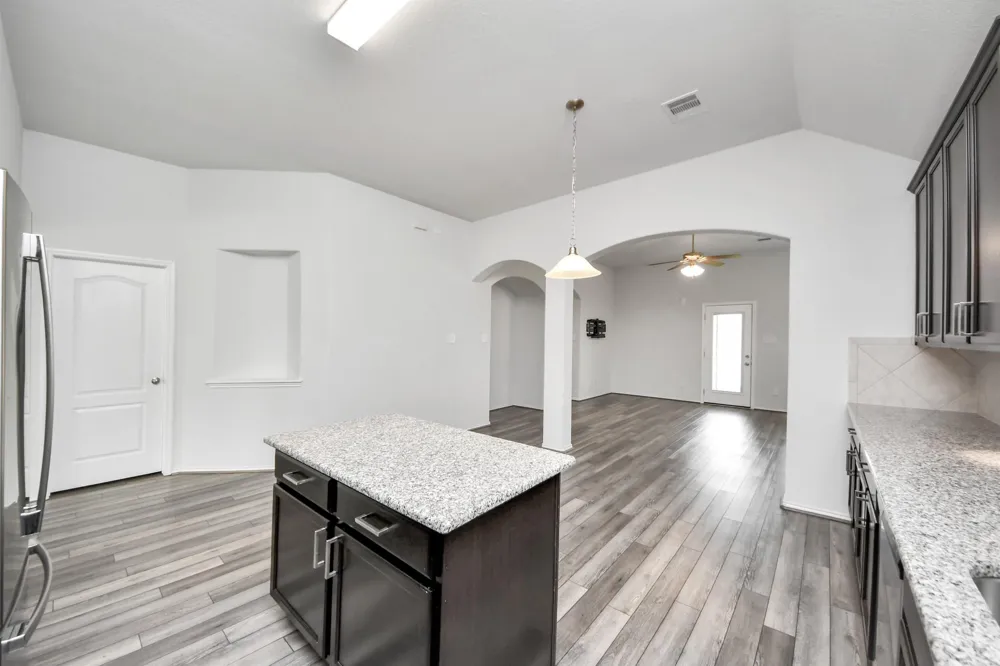 5186 Dry Hollow Drive Alvin, TX 77511