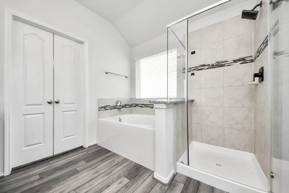 5186 Dry Hollow Drive Alvin, TX 77511