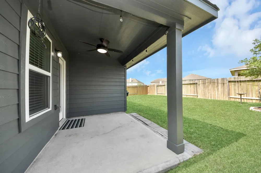 5186 Dry Hollow Drive Alvin, TX 77511