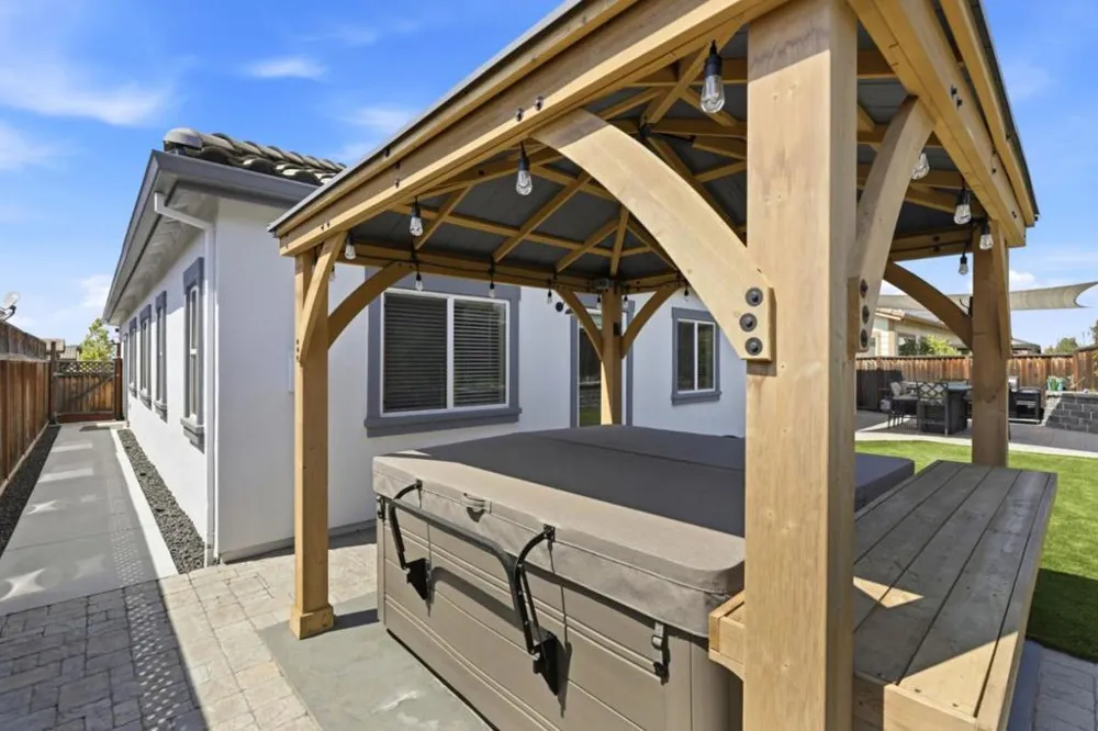 911 Trinity Drive Hollister, CA 95023