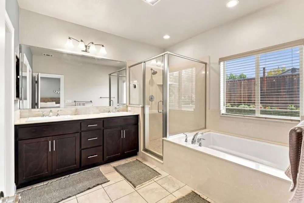911 Trinity Drive Hollister, CA 95023