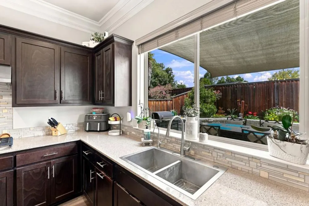 911 Trinity Drive Hollister, CA 95023