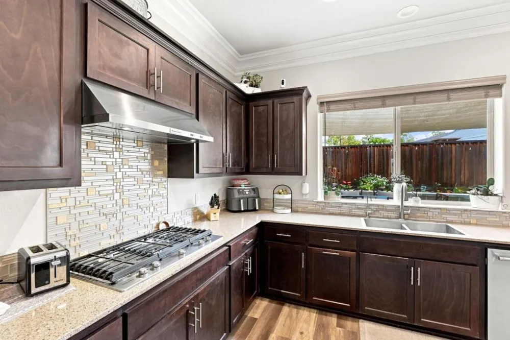 911 Trinity Drive Hollister, CA 95023