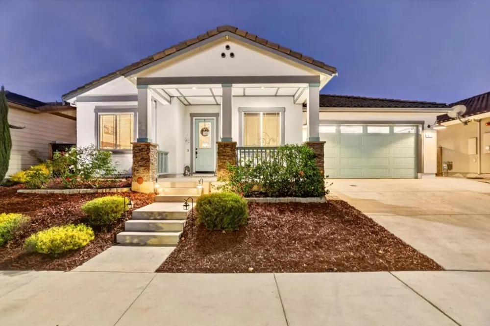911 Trinity Drive Hollister, CA 95023