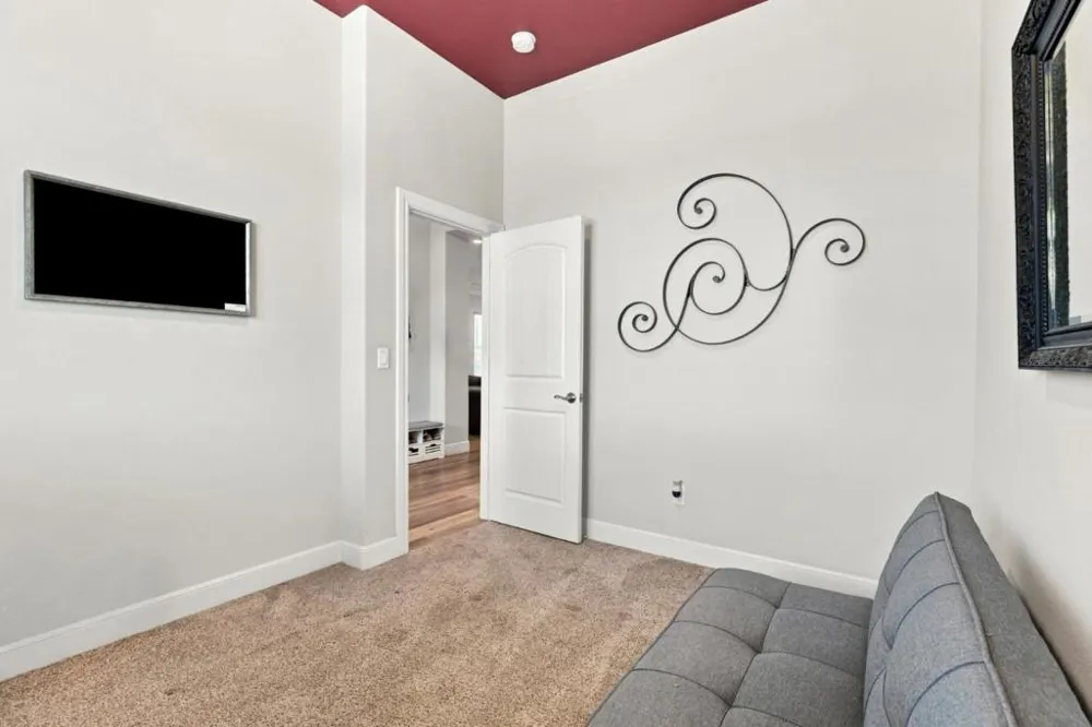 911 Trinity Drive Hollister, CA 95023