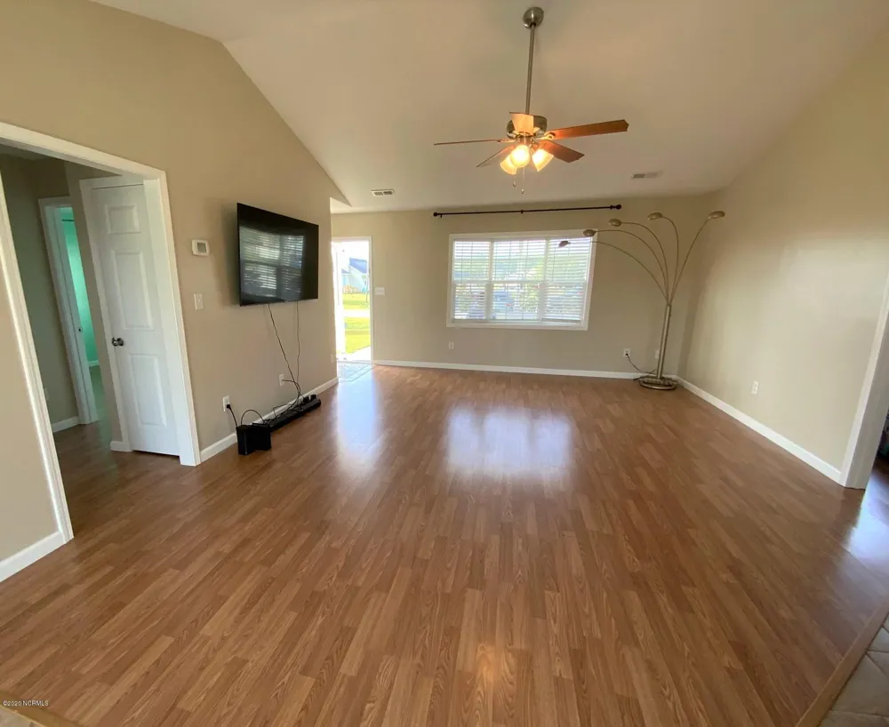 205 Zachary Lane Hubert, NC 28539