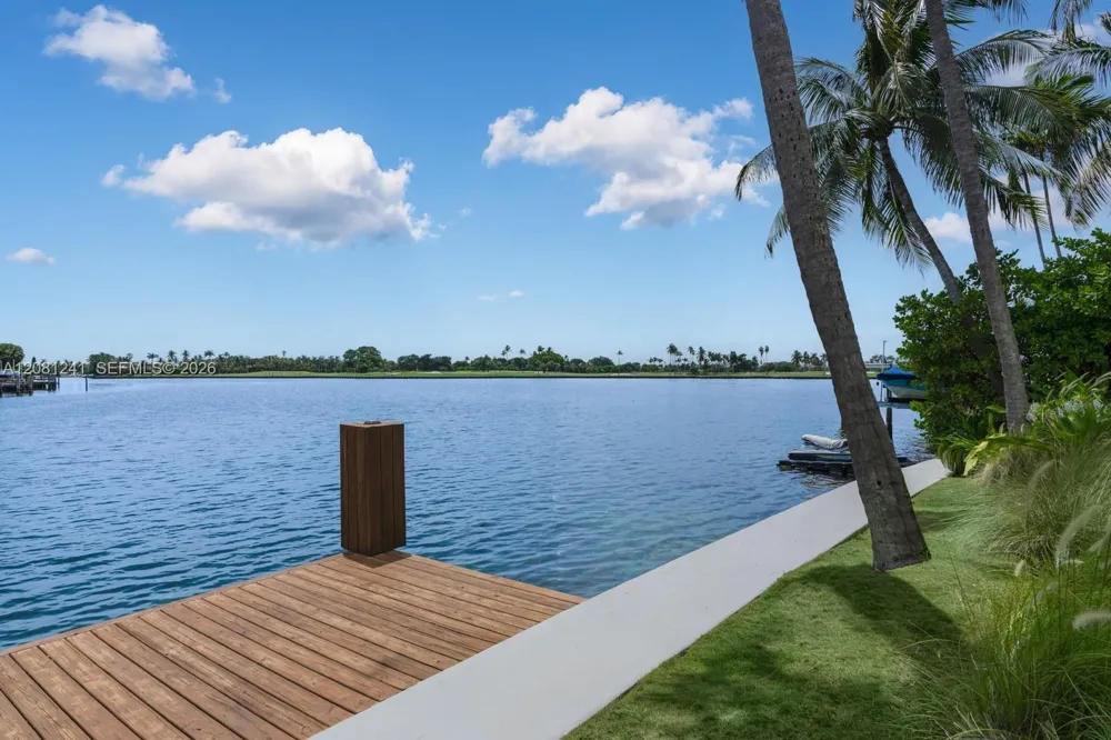 9407 E Broadview Dr Bay Harbor Islands, FL 33154