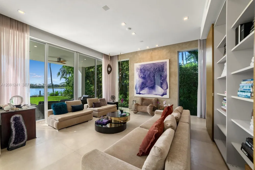 9407 E Broadview Dr Bay Harbor Islands, FL 33154