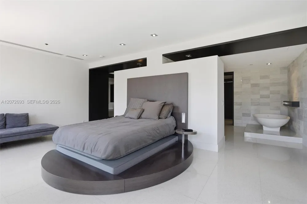 1330 Ocean Dr #3CA Miami Beach, FL 33139