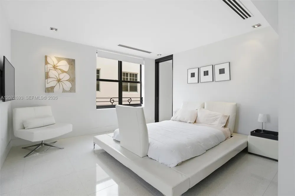 1330 Ocean Dr #3CA Miami Beach, FL 33139