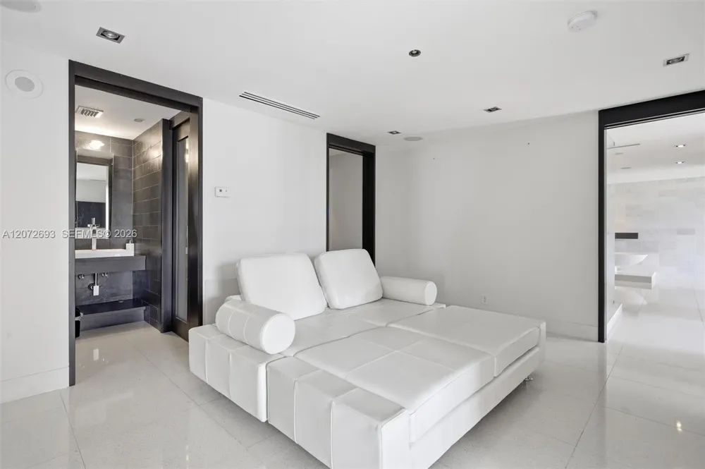 1330 Ocean Dr #3CA Miami Beach, FL 33139