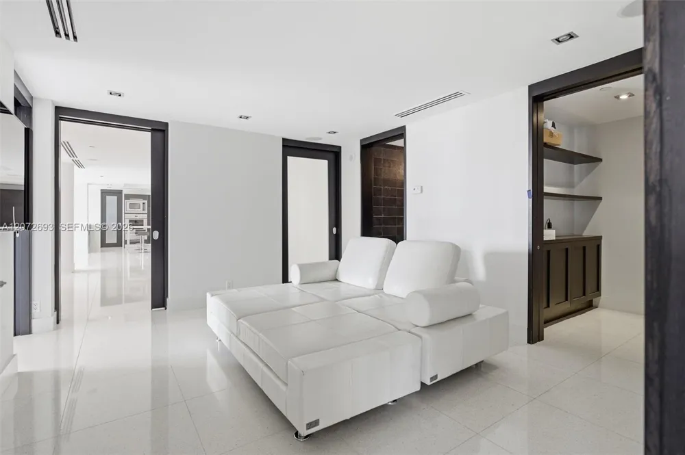 1330 Ocean Dr #3CA Miami Beach, FL 33139