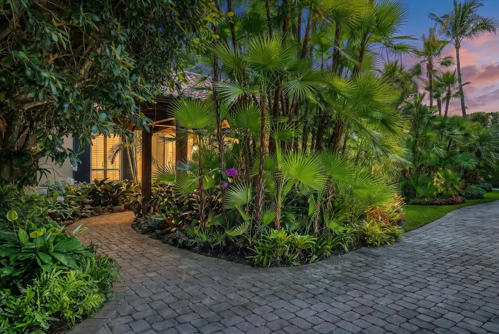 6 La Costa Way Palm Beach, FL 33480