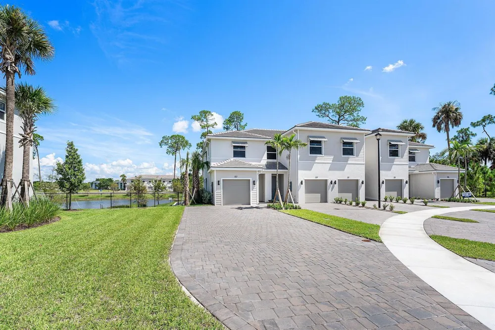 157 LAKESIDE LANDING COURT Royal Palm Beach, FL 33411