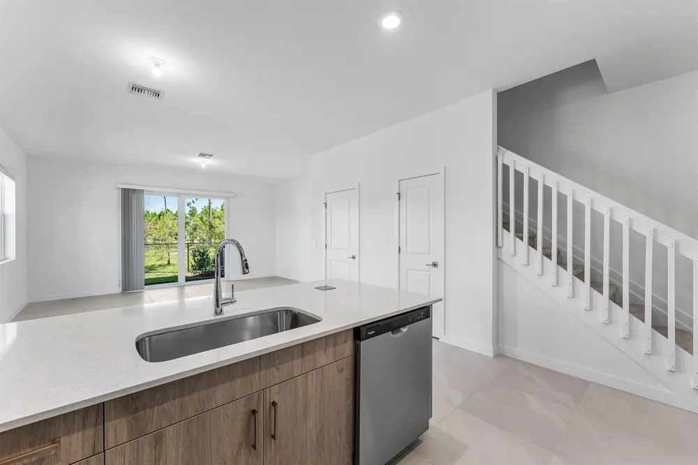 157 LAKESIDE LANDING COURT Royal Palm Beach, FL 33411