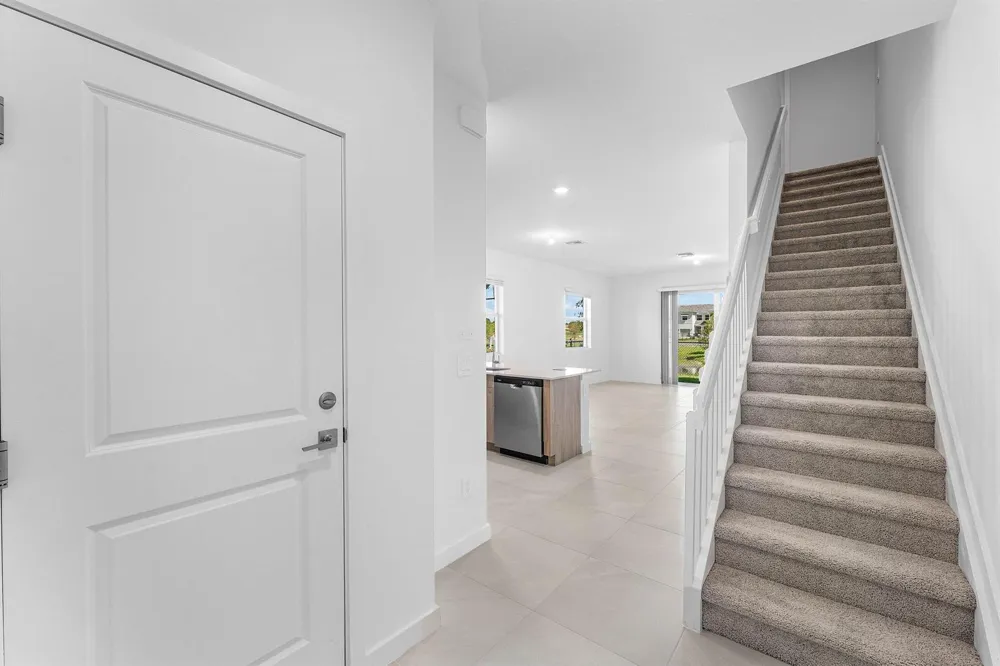 157 LAKESIDE LANDING COURT Royal Palm Beach, FL 33411