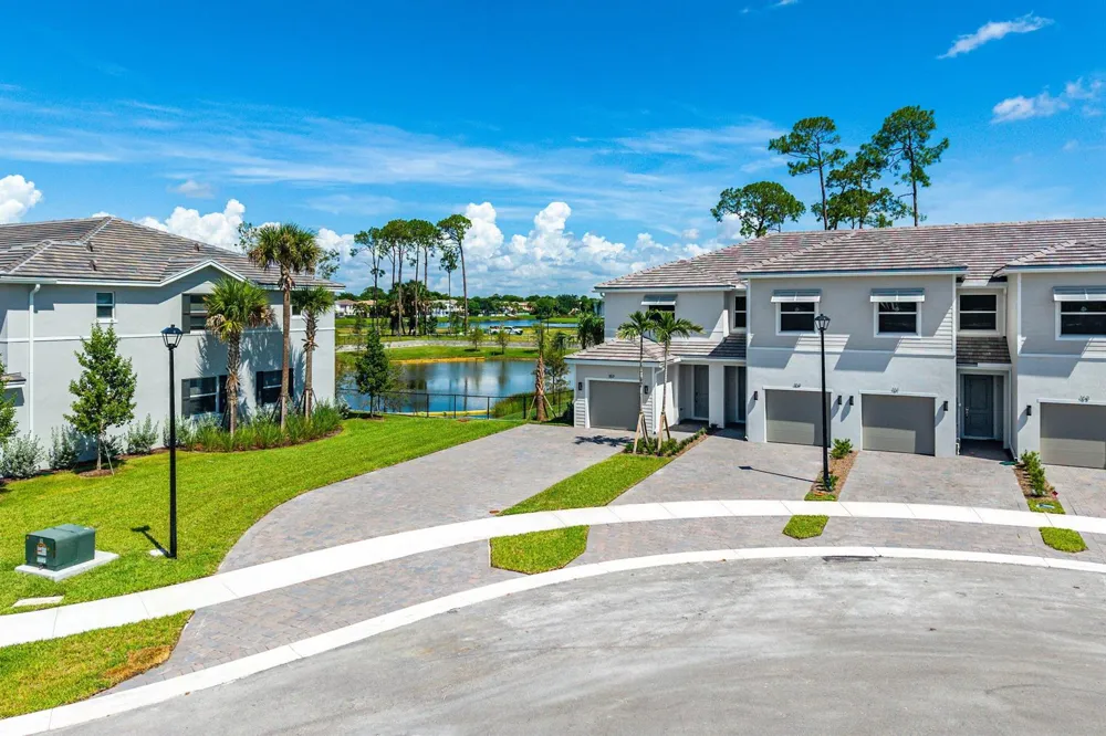 157 LAKESIDE LANDING COURT Royal Palm Beach, FL 33411