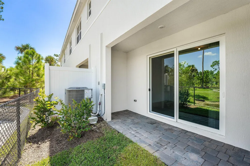 157 LAKESIDE LANDING COURT Royal Palm Beach, FL 33411