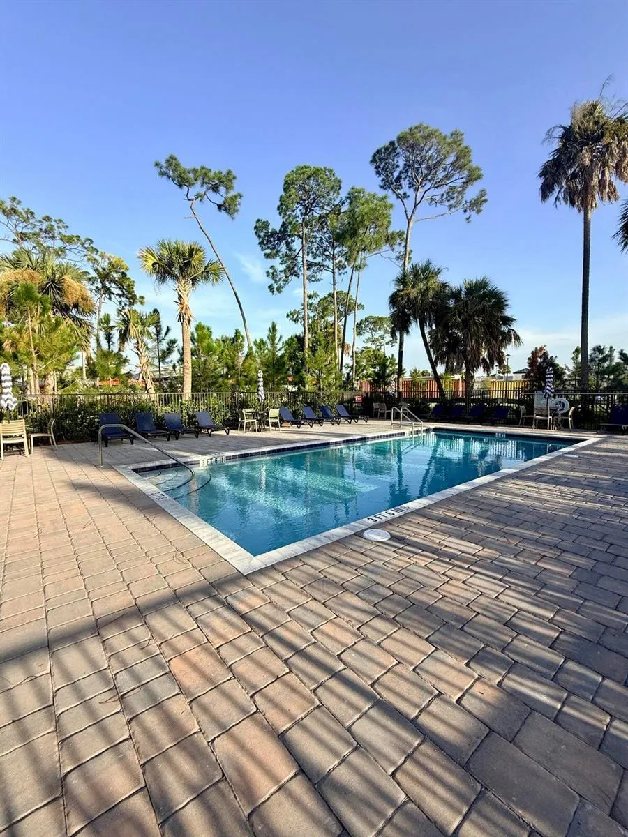 157 LAKESIDE LANDING COURT Royal Palm Beach, FL 33411